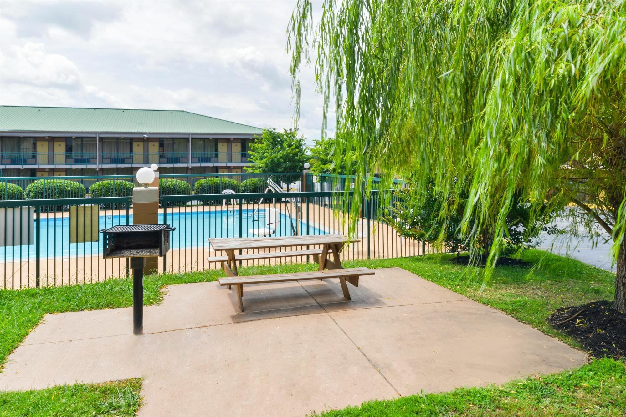 Americas Best Value Inn - Goodlettsville Extérieur photo
